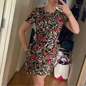 French Connection -  FLORAL mini short sleeved dress with pockets
